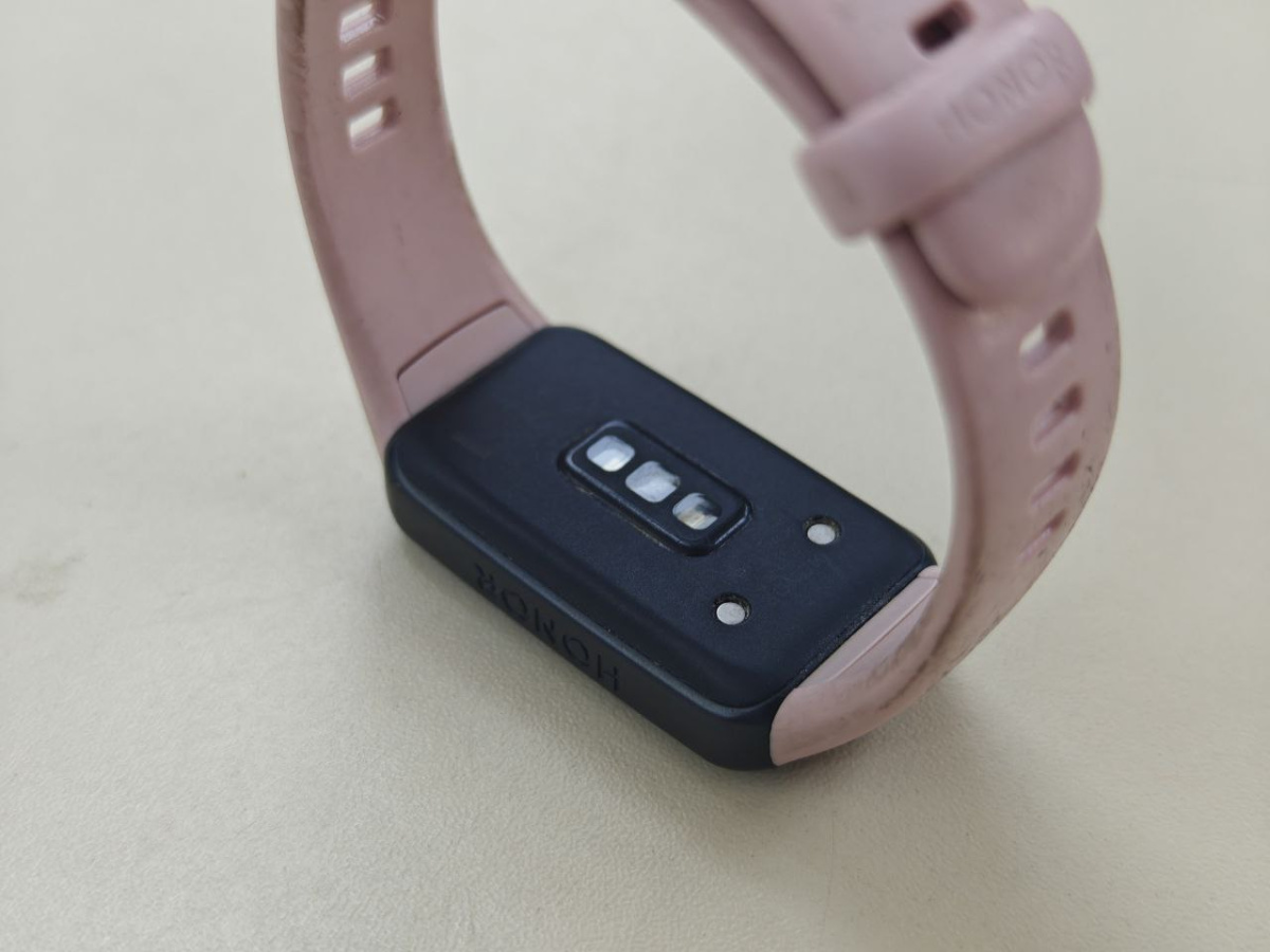 Смарт-часы Honor Band 6