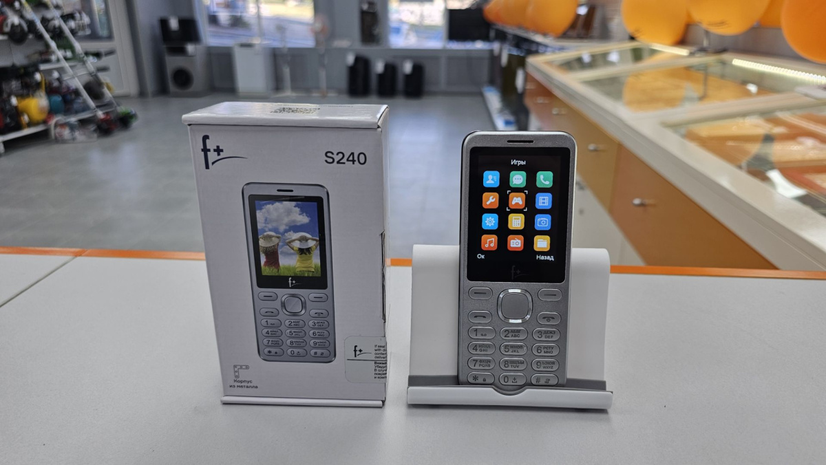 Мобильный телефон F+ S240