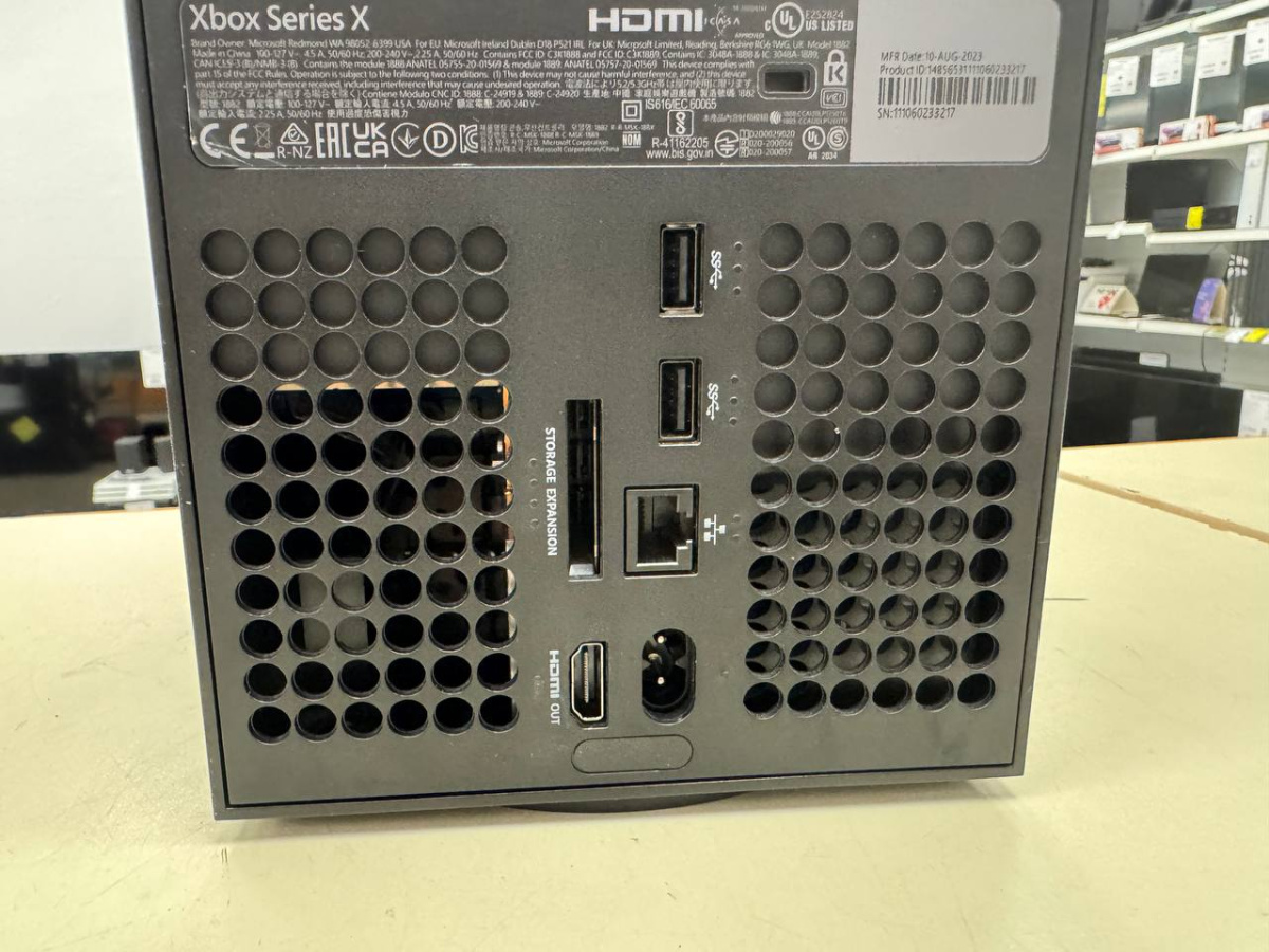 Игровая приставка Xbox Series X 1Tb