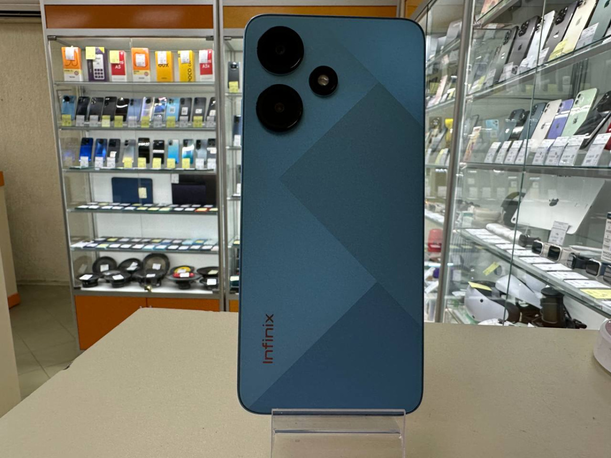 Смартфон Infinix HOT 30i 4/64