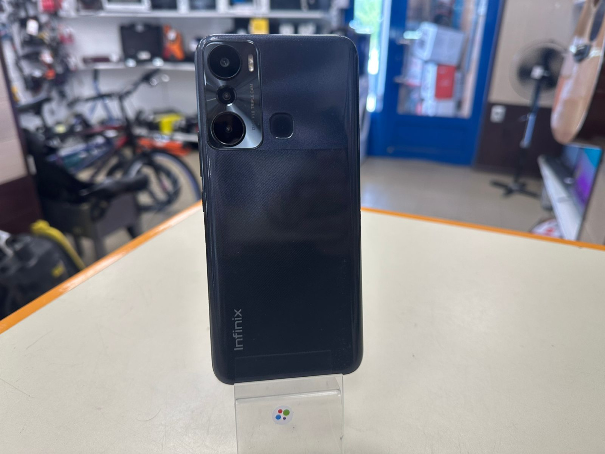 Смартфон Infinix HOT 20i 4/128