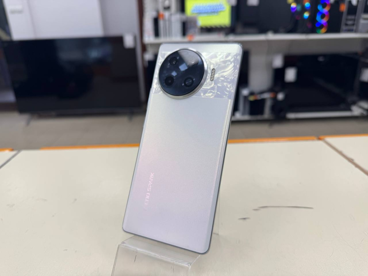 Смартфон Tecno SPARK 20 PRO + 8/256