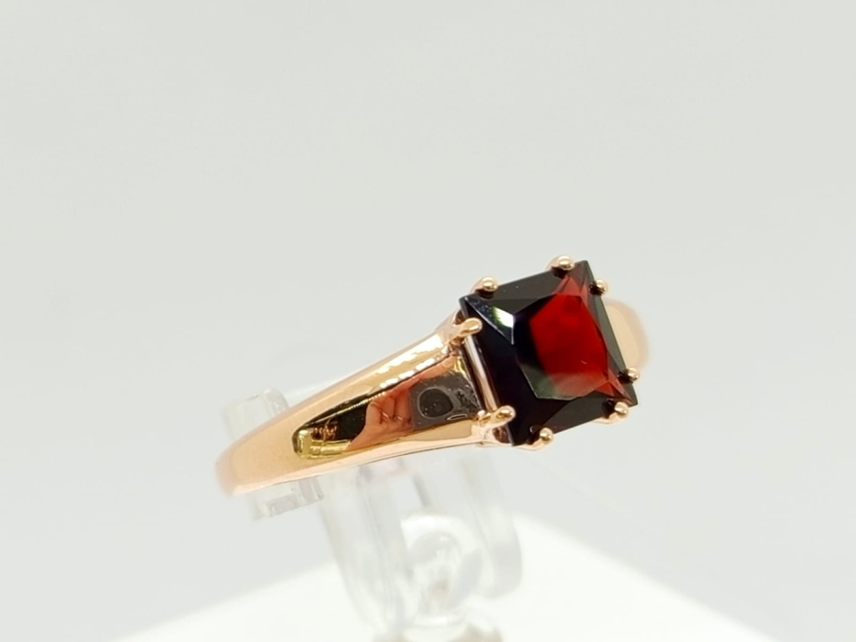 КОЛЬЦО ГРАНАТ (Au 585)