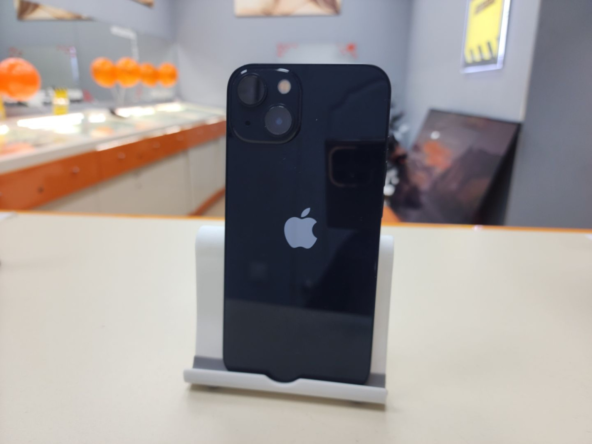 Смартфон Apple iPhone 13 128Gb