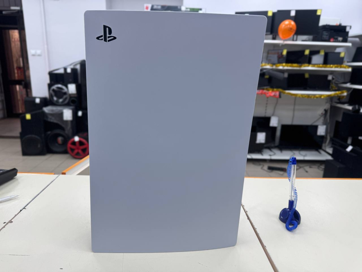 Игровая приставка PlayStation 5 825Gb (С дисководом)