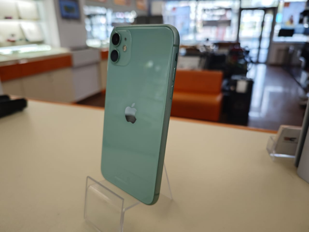 Смартфон Apple iPhone 11 64Gb