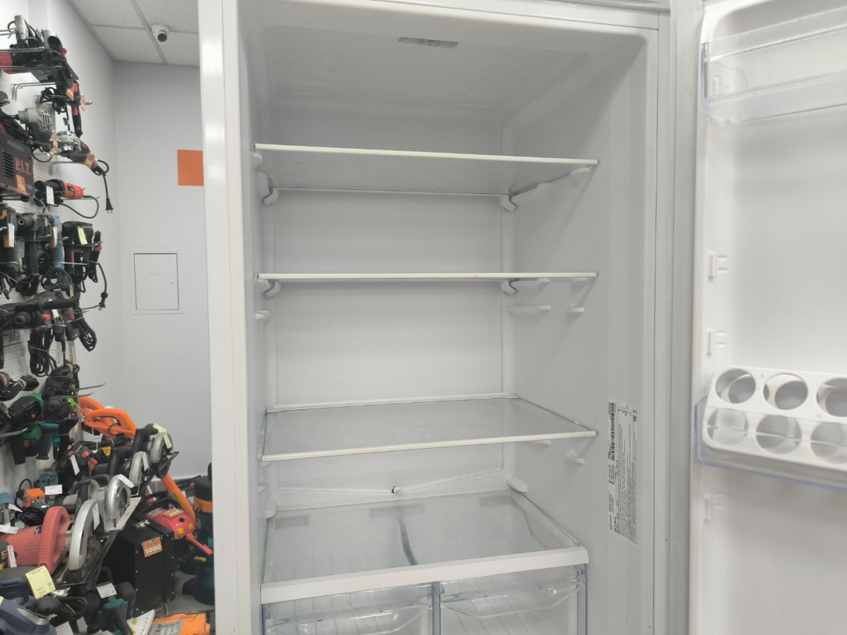 Холодильник Indesit ds318w;