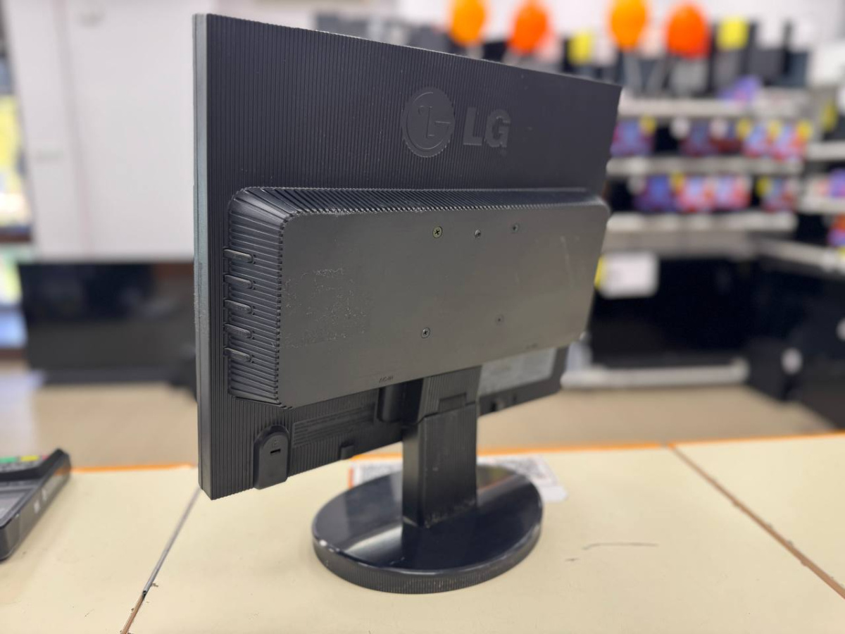 Монитор LG 1753S