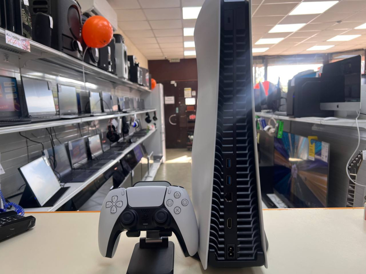Игровая приставка PlayStation 5 825Gb (С дисководом)