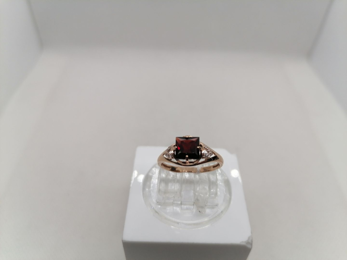 КОЛКМИ375 КОЛЬЦО С КАМНЯМИ (Au 375)