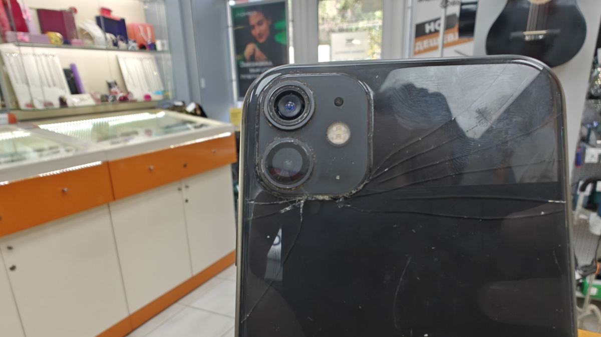 Смартфон Apple iPhone 11 128Gb