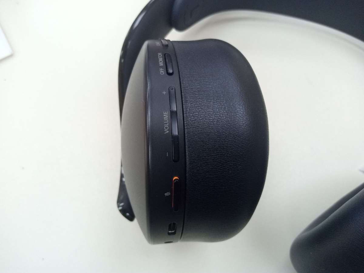Наушники беспроводные SONY CFI-ZWH1