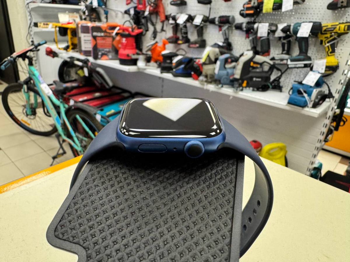 Смарт-часы Apple Watch Series 7 45mm