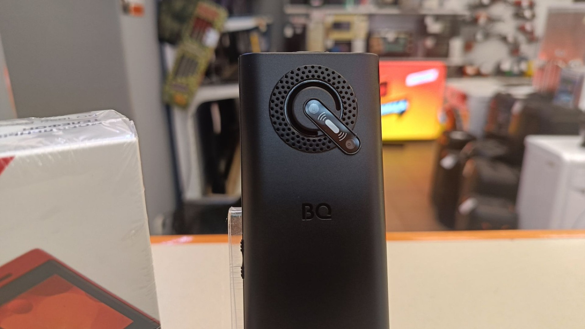 Мобильный телефон BQ 1858