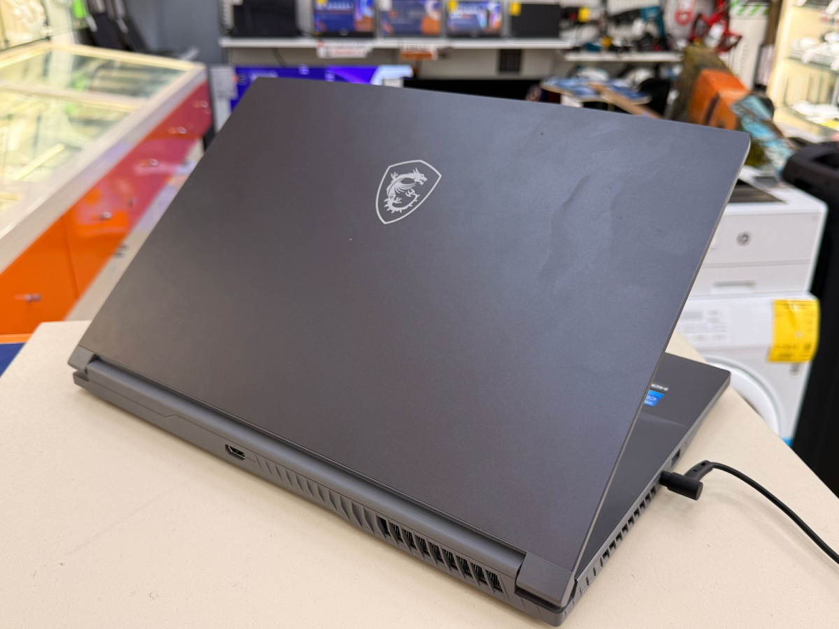 Ноутбук MSI .; Core I5-12450H, GeForce RTX 2050, 8 Гб, 240 Гб, Нет