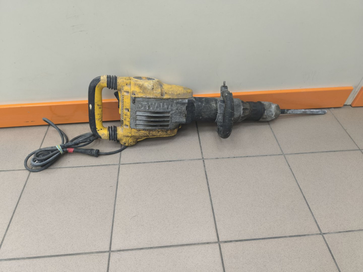 Отбойный молоток Dewalt D25941