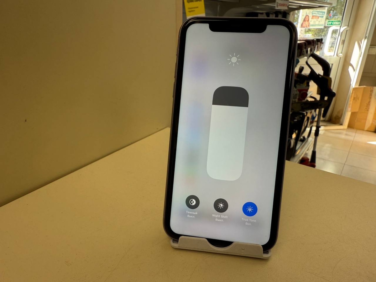Смартфон Apple iPhone 11 64Gb