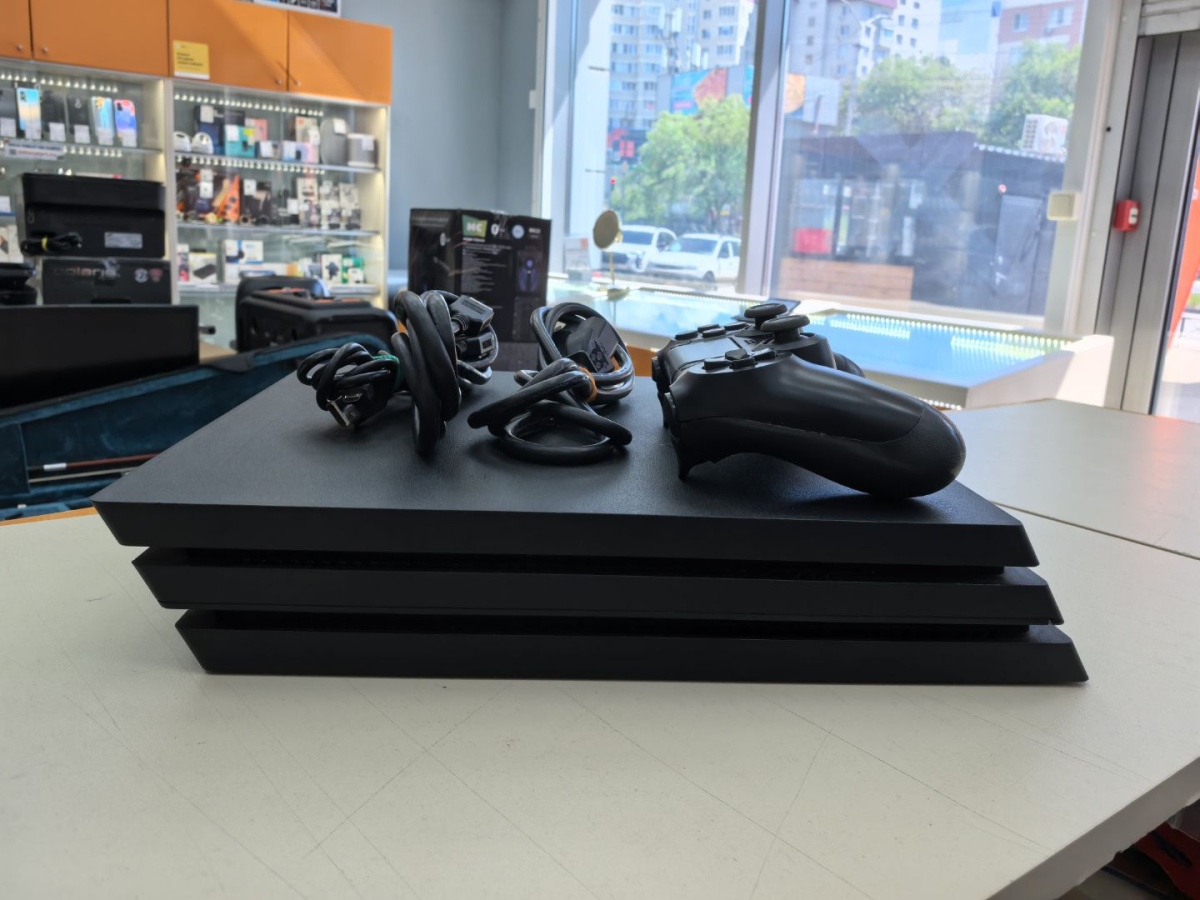 Игровая приставка PlayStation 4 Pro 1Tb