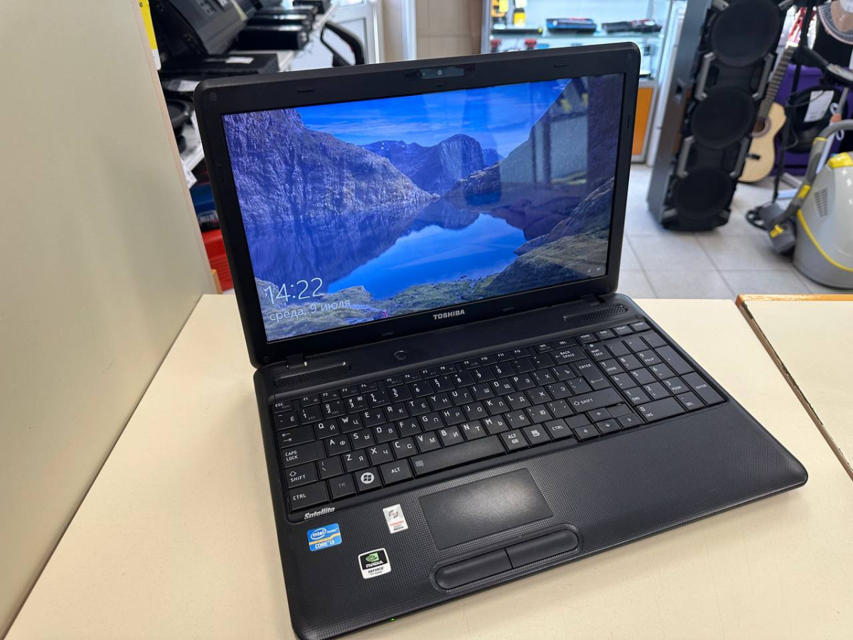 Ноутбук Toshiba Satellite; Core i5-2520M, Нет, 8 Гб, 256 Гб, Нет