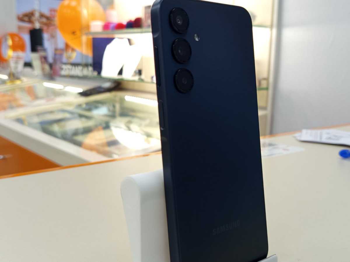 Смартфон Samsung Galaxy A16 8/256