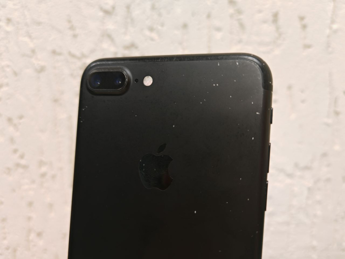 Смартфон Apple iPhone 7 Plus 32Gb