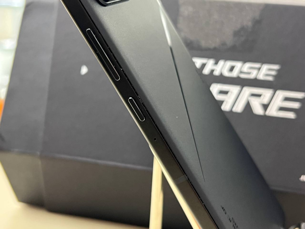 Смартфон Asus Rog 8 pro (GLOBAL) 16/512