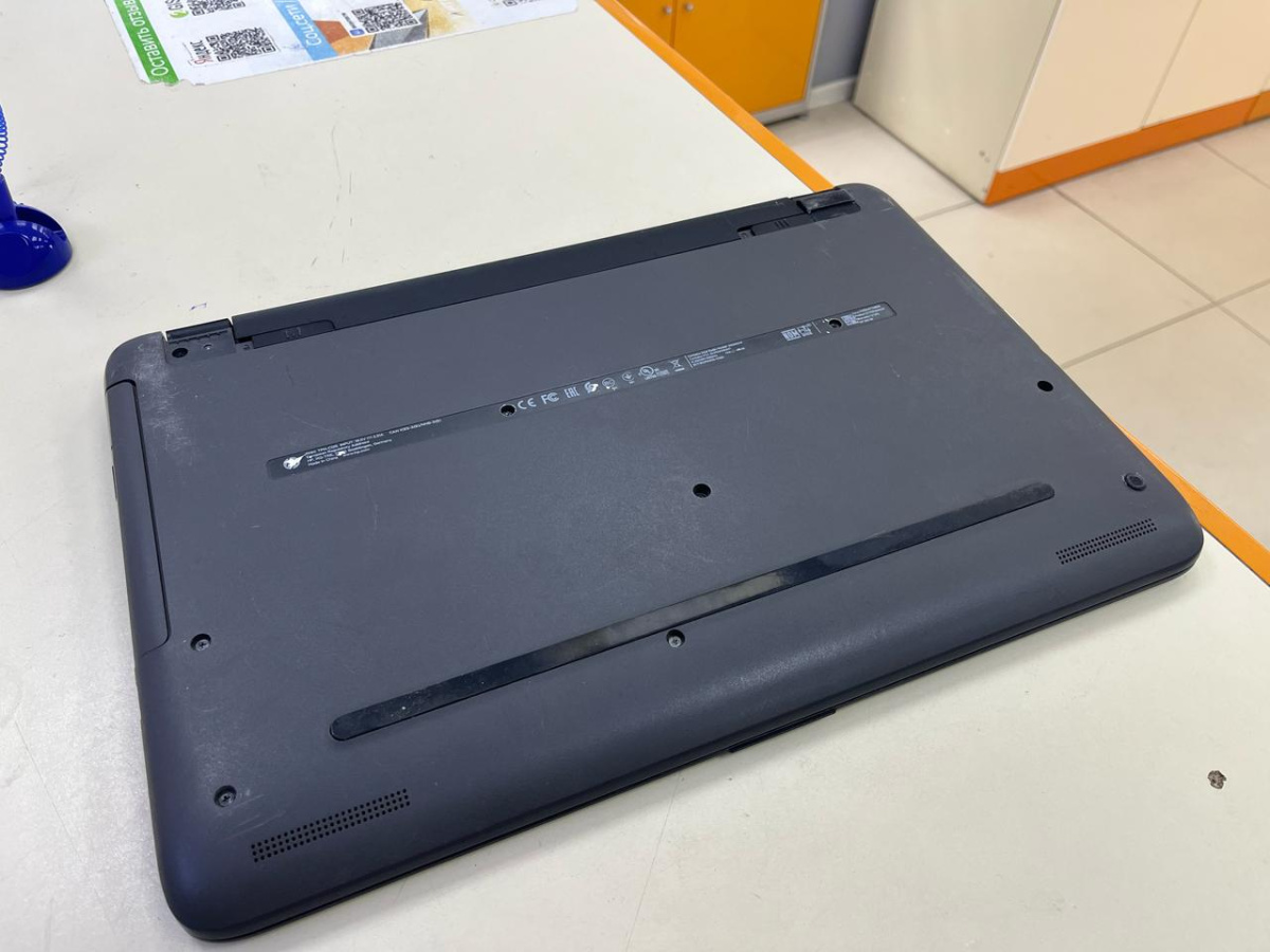 Ноутбук HP; A6-7310, Radeon R4 series, 4 Гб, 250 Гб, Нет