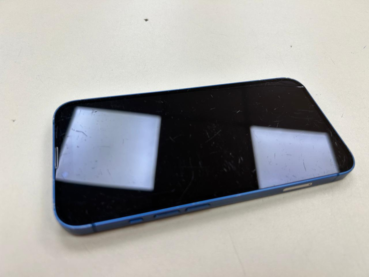 Смартфон Apple iPhone 13 128Gb