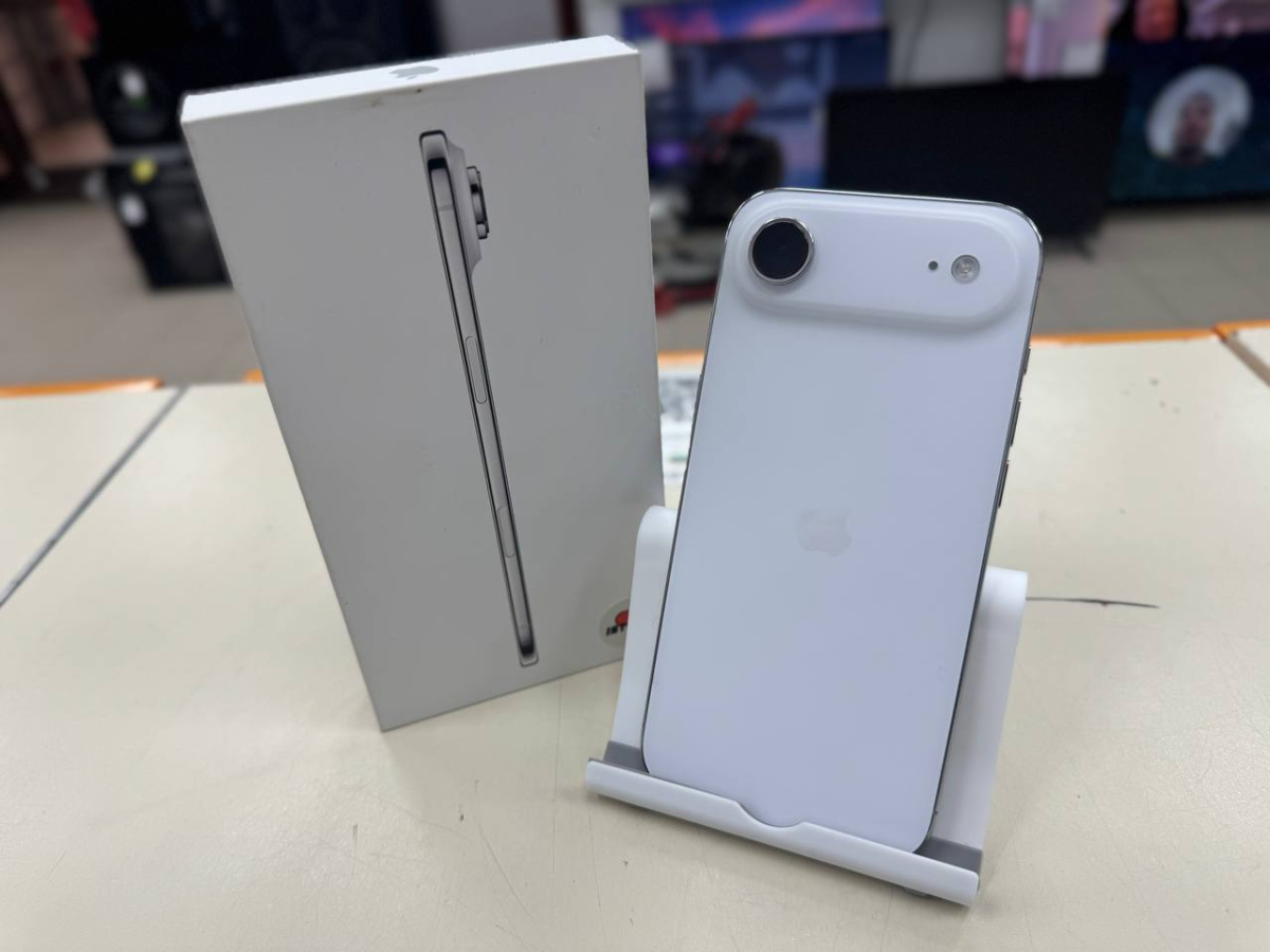 Смартфон Apple Iphone 17 256Gb
