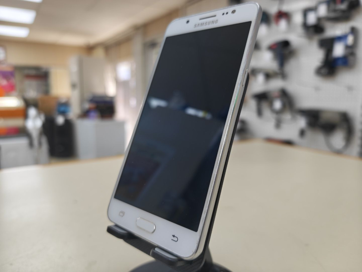 Смартфон Samsung Galaxy J5 2016 2/16