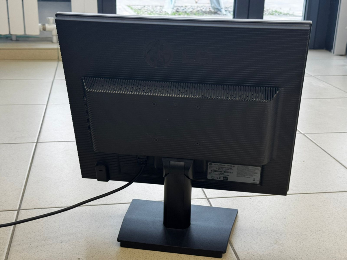 Монитор LG Flatron L1919S
