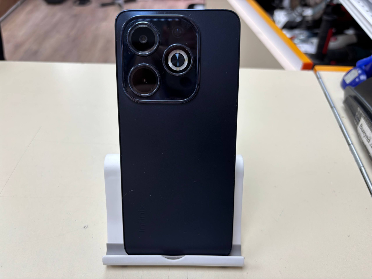 Смартфон Infinix HOT 40i 8/256