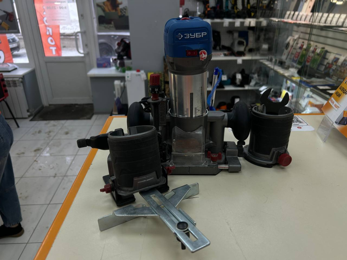 Фрезер Зубр ФПК-750Н