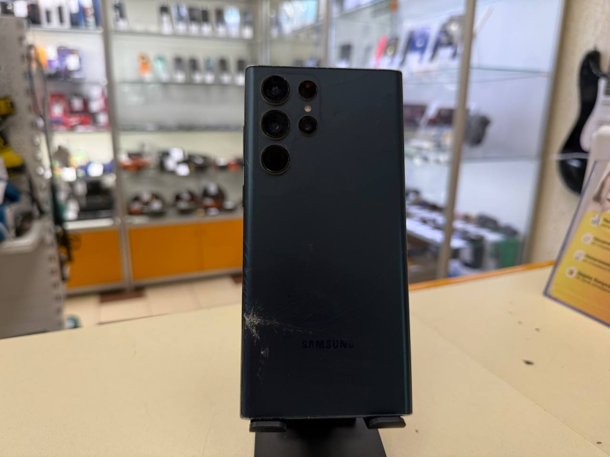 Смартфон Samsung Galaxy S22 Ultra 8/128