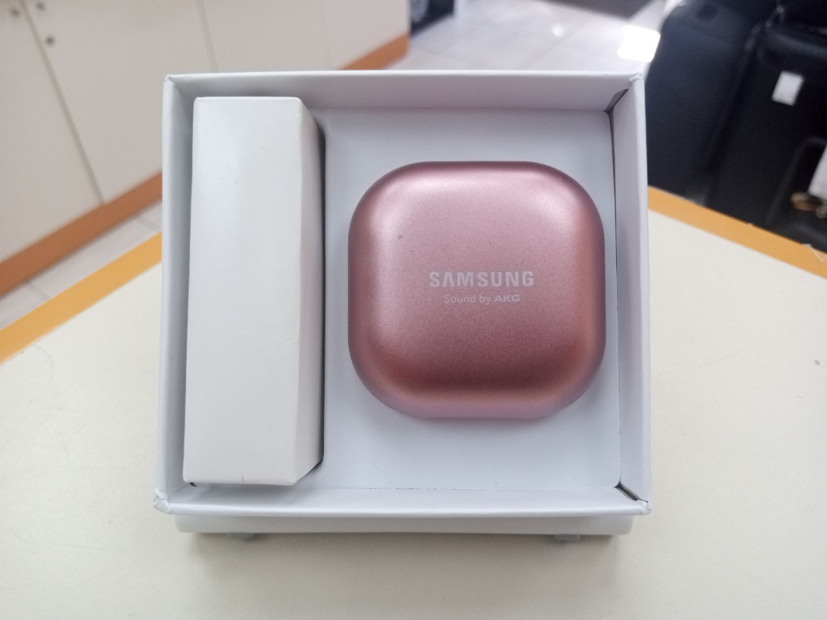 Наушники беспроводные Samsung Buds Live