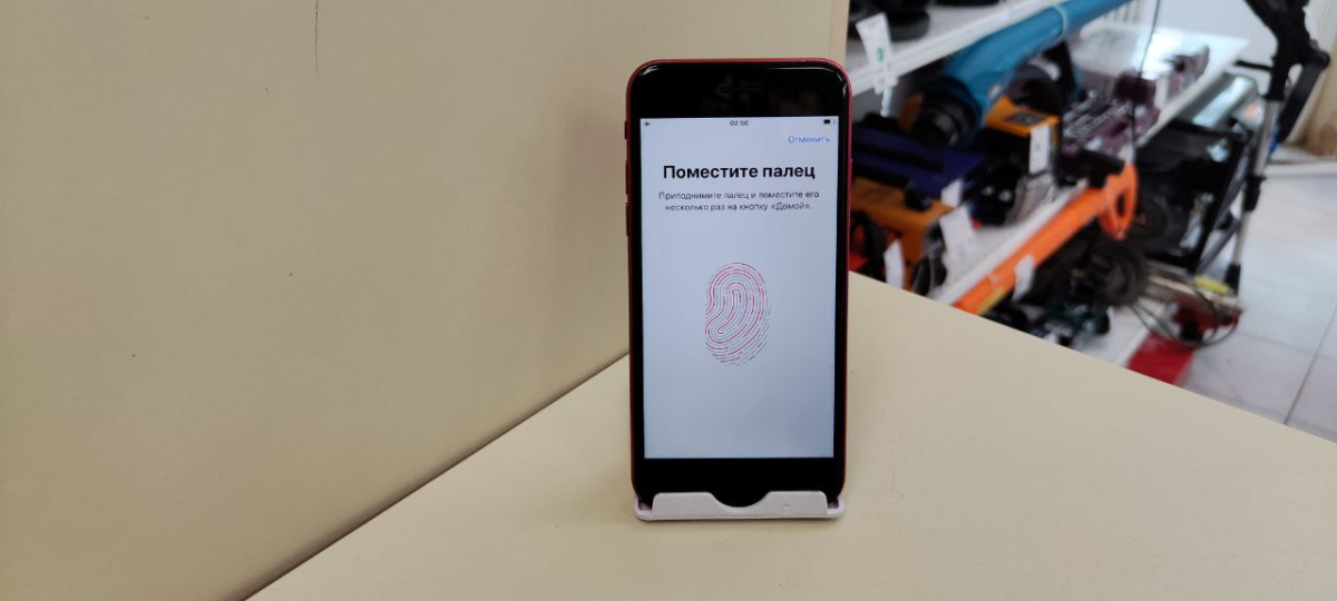 Смартфон Apple iPhone SE 2020 64Gb