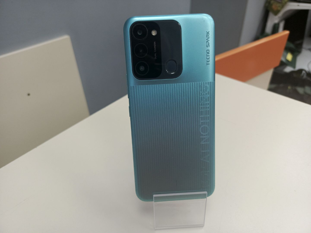 Смартфон Tecno Spark GO 2022 2/32
