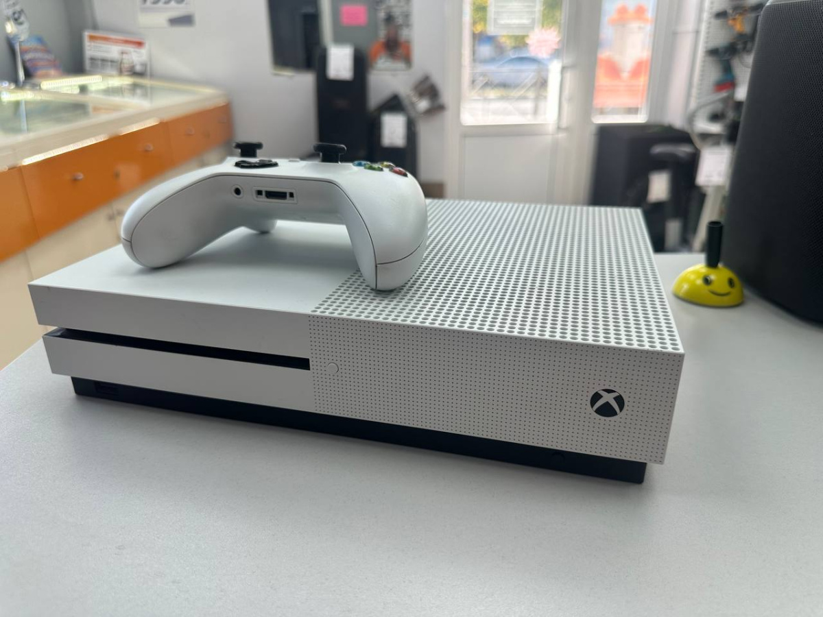 Игровая приставка Xbox One S 1TB