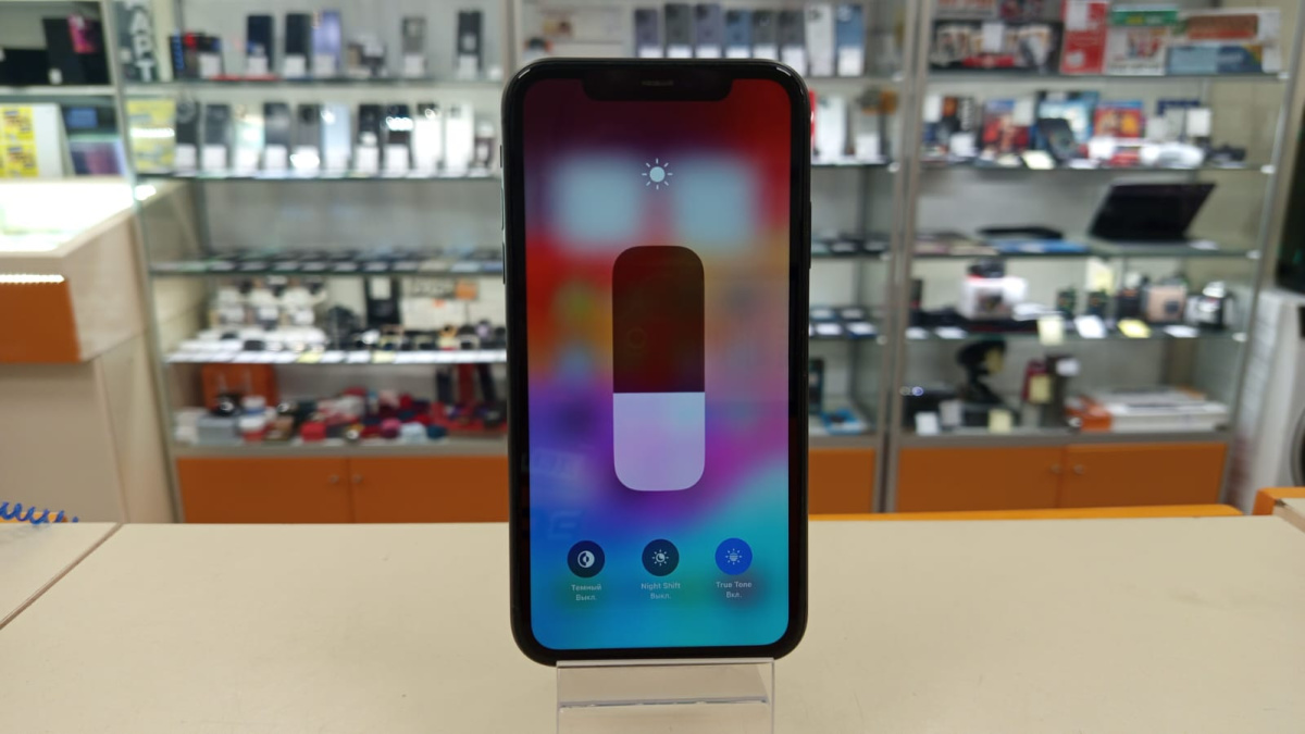 Смартфон Apple iPhone 11 64Gb