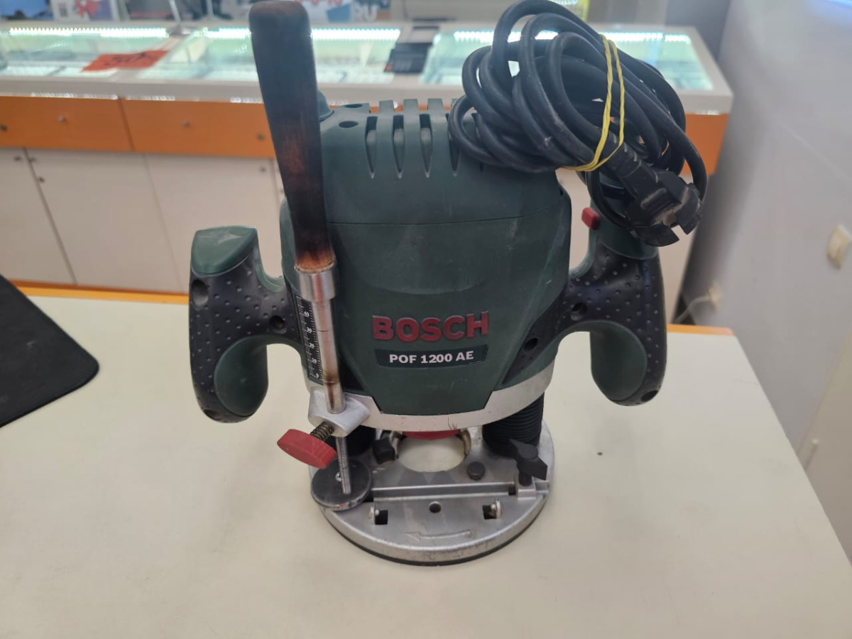 Фрезер Bosch POF 1200AE