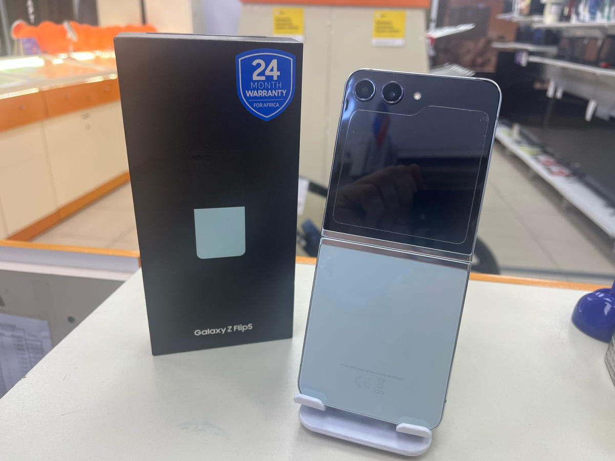 Смартфон Samsung Galaxy Z Flip 5 8/256