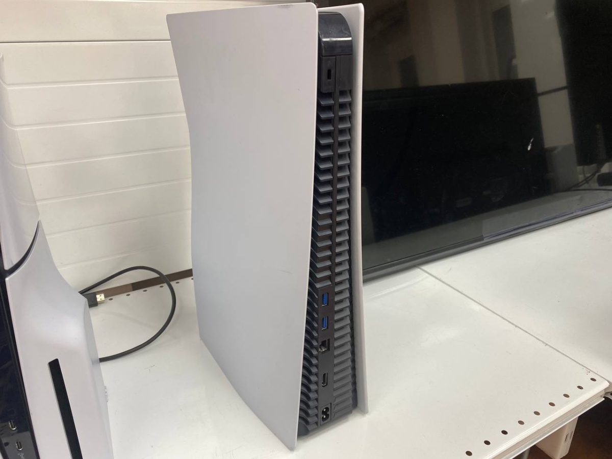 Игровая приставка PlayStation 5 825Gb (С дисководом)