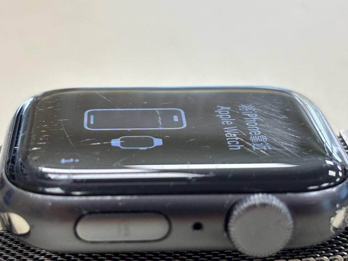 Смарт-часы Apple Watch SE 44mm