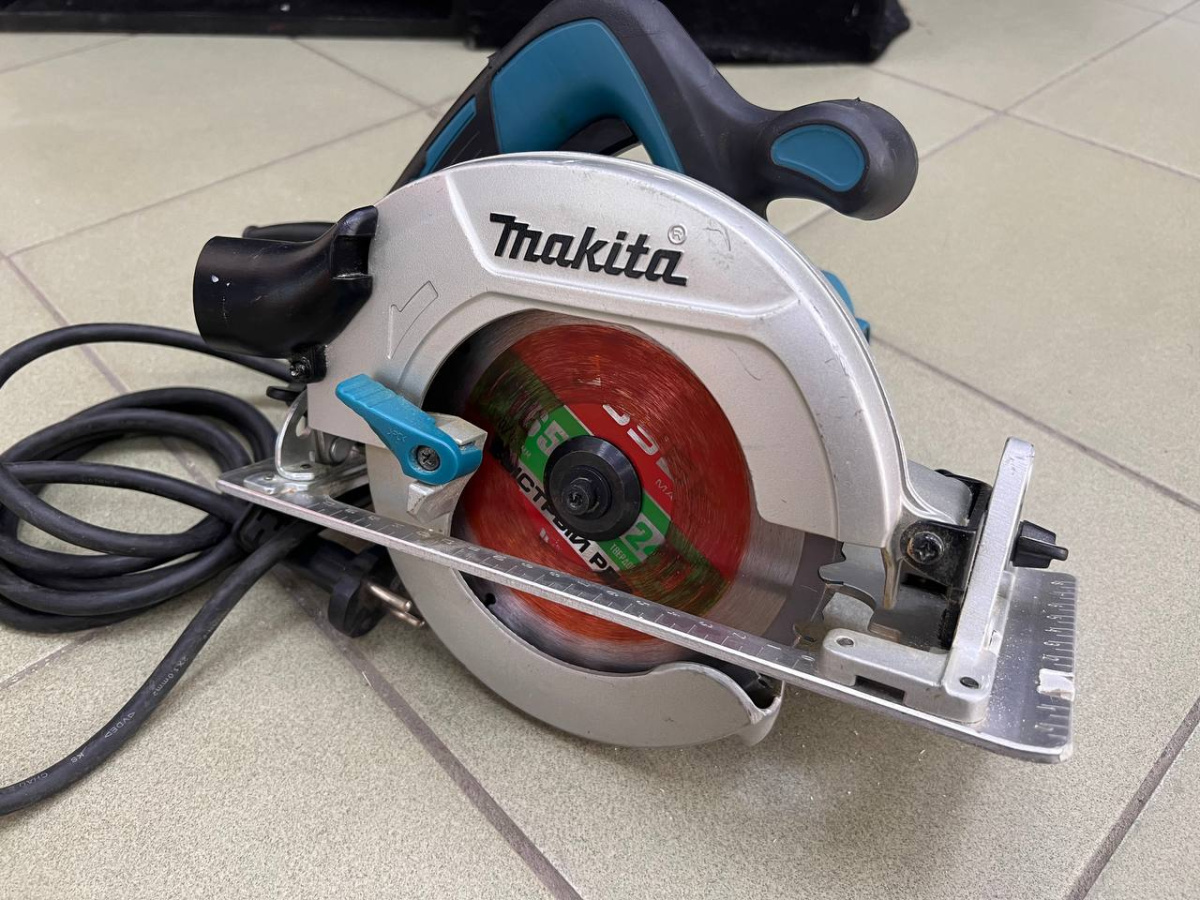 Дисковая пила Makita HS6601