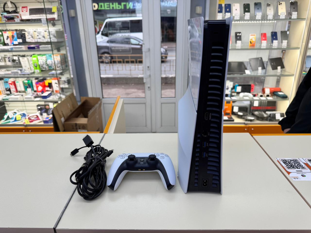 Игровая приставка PlayStation 5 Slim 1TB (С дисководом) Игровая приставка PlayStation 5 Slim 1TB (С дисководом)