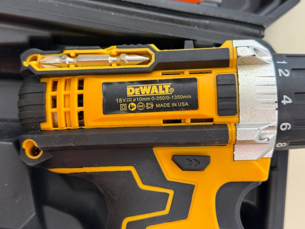 Шуруповерт Dewalt NoName