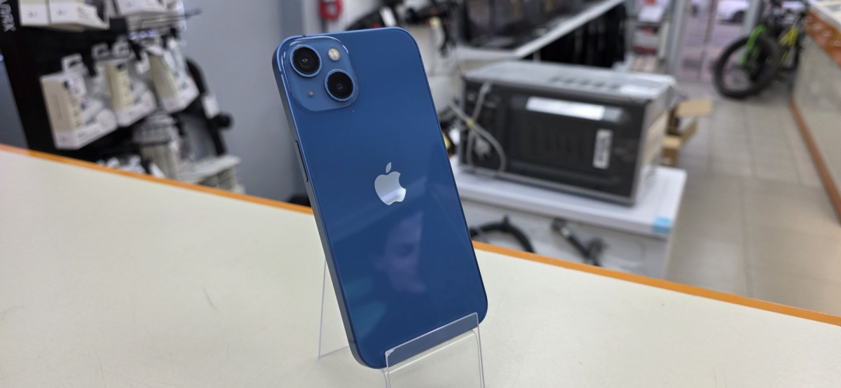 Смартфон Apple iPhone 13 128Gb