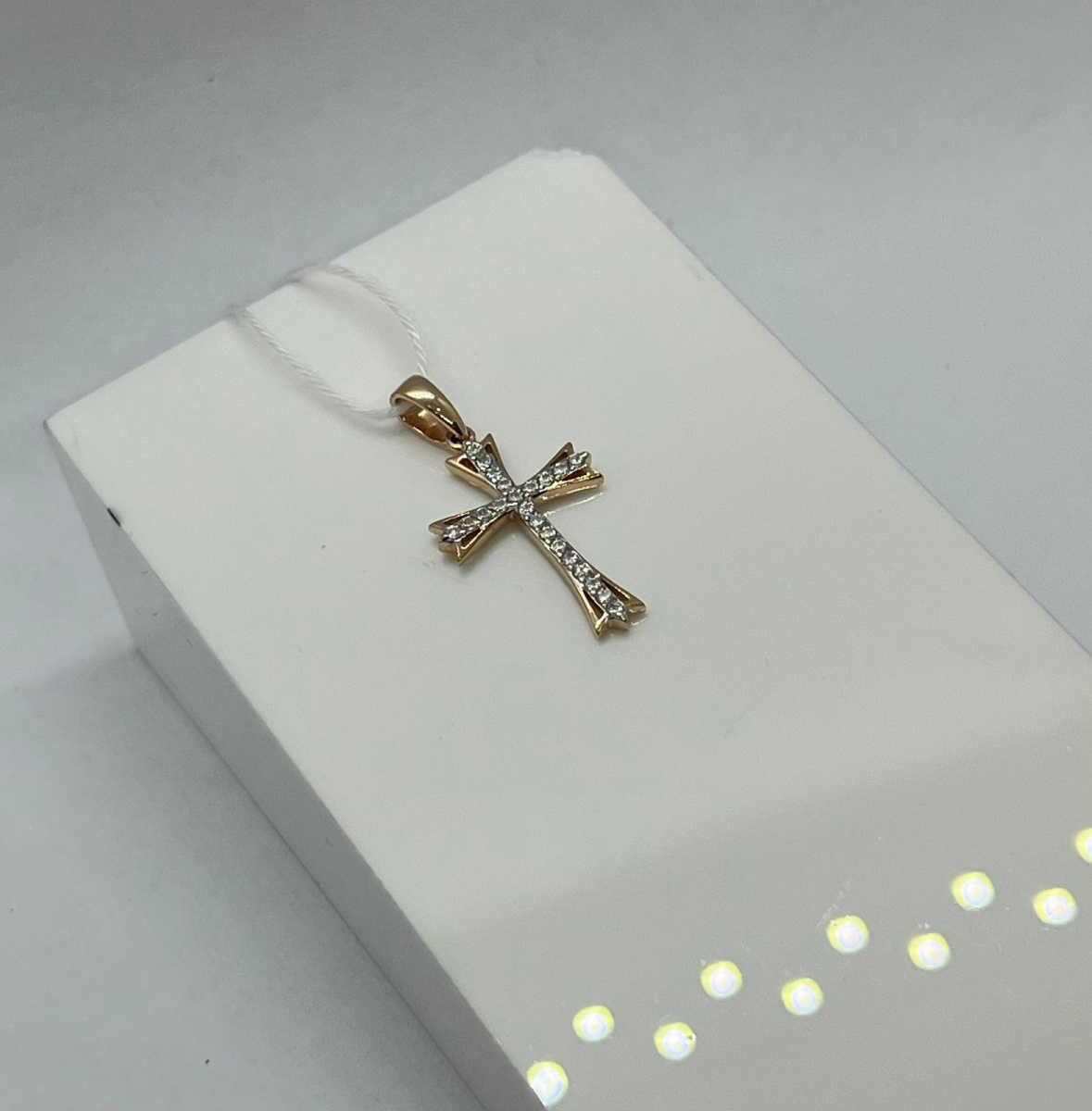 ПОДККИ585 ПОДВЕСКА КРЕСТ С КАМНЯМИ (Au 585)