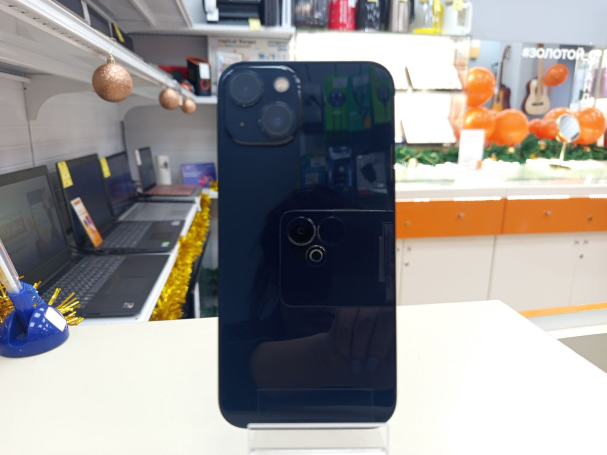 Смартфон Apple iPhone 13 128Gb