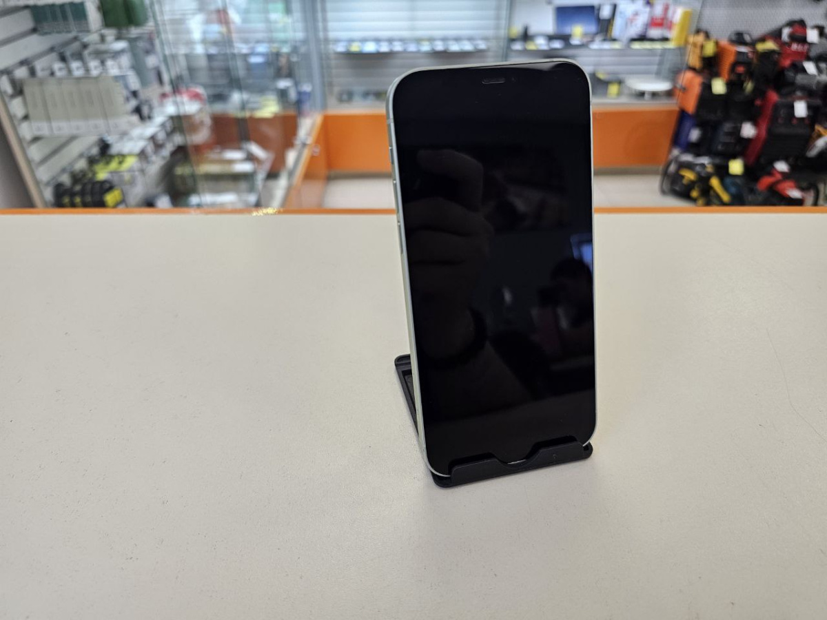 Смартфон Apple iPhone 12 64Gb